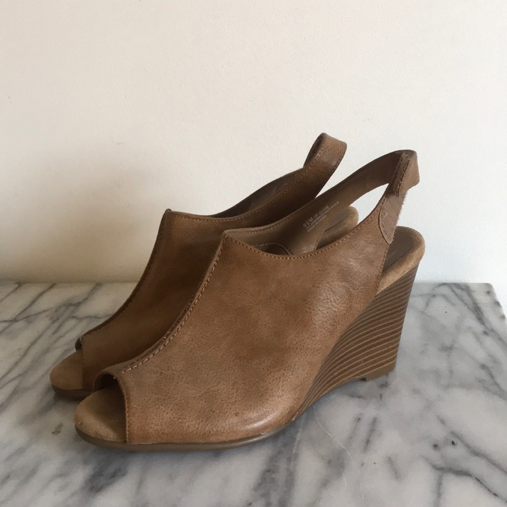 Peep toe wedges